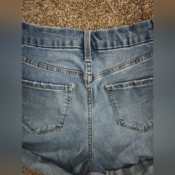 No Boundries Denim - Picture 4 of 6